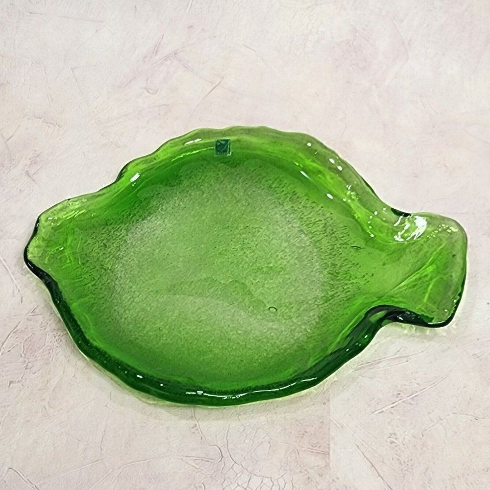 Vintage
AMICI 11.5 Long Fish Shape Plate Dish Italian Bubble Green Art Glass